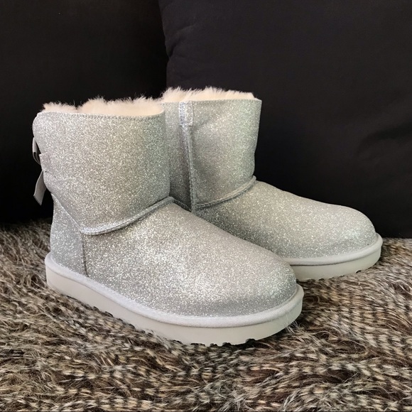 UGG Mini Bailey Bow Sparkle Boots - Picture 4 of 6